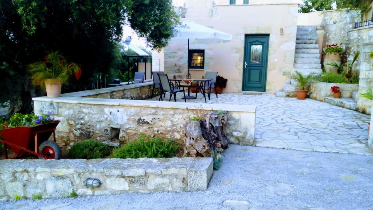 Tzitzifes Stone Mansion Villa Exterior photo